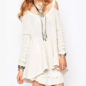 {Free People}MoonshineCream ColdShoulder Sweater